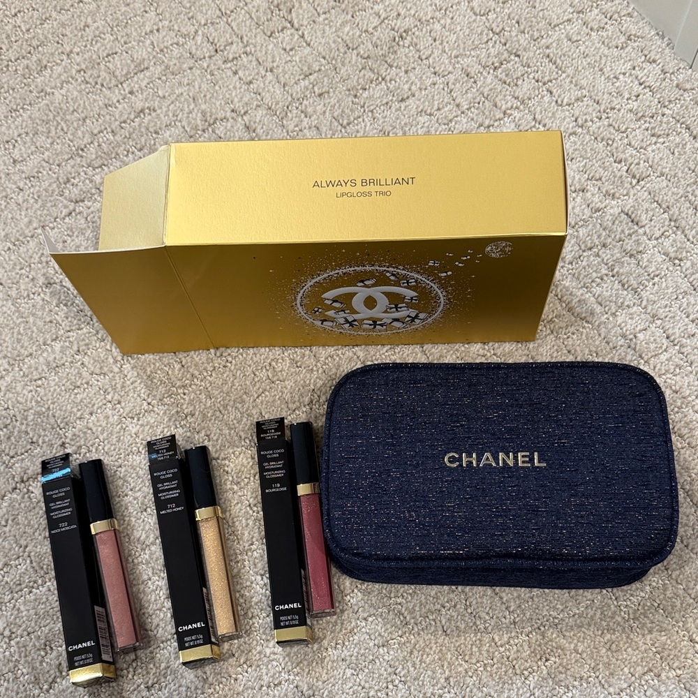 CHANEL 2023 Holiday Makeup Set Always Brilliant Lip Gloss Trio with Case